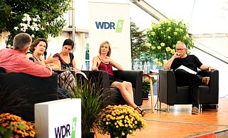 Moderator Jürgen Keimer im Gespräch mit Janne Teller, Géraldine Schwarz und Thomas Schmid zum Thema Europa - Felix Eisele Moderator Jürgen Keimer im Gespräch mit Janne Teller, Géraldine Schwarz und Thomas Schmid zum Thema Europa - Felix Eisele