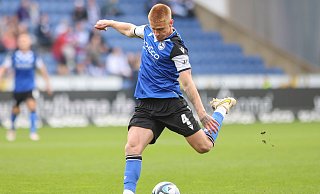 Louis Oppie verhinderte ein Sandhäuser Tor auf der Linie, leitete aber auch das 1:1 mit einem schlechten Pass ein. - Oliver Krato Louis Oppie verhinderte ein Sandhäuser Tor auf der Linie, leitete aber auch das 1:1 mit einem schlechten Pass ein. - Oliver Krato