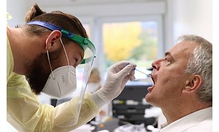 Die Corona-Test-Zentren der Mühlenkreiskliniken sind an den Feiertagen geöffnet. - Lehn Alexander Die Corona-Test-Zentren der Mühlenkreiskliniken sind an den Feiertagen geöffnet. - Lehn Alexander