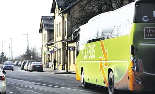 Noch halten die Fernbusse am Bahnhof Brackwede. Künftig sollen sie umziehen - nur wohin? - Susanne Lahr Noch halten die Fernbusse am Bahnhof Brackwede. Künftig sollen sie umziehen - nur wohin? - Susanne Lahr