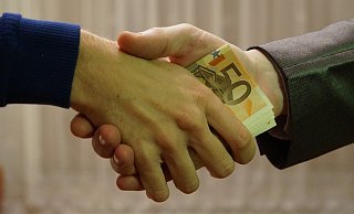 Bestechungsfall in Bielefelder Unternehmen. - Symbolfoto Bestechungsfall in Bielefelder Unternehmen. - Symbolfoto