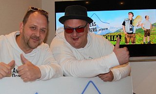 Die heimischen Musiker und Ex- „Landeier" Norbert Fechtelkord (l.) und Andreas Hanhart machen als „Andreas DerBerg" mit Partykrachern der etwas härteren Gangart weiter. - Joe Cubick Die heimischen Musiker und Ex- „Landeier" Norbert Fechtelkord (l.) und Andreas Hanhart machen als „Andreas DerBerg" mit Partykrachern der etwas härteren Gangart weiter. - Joe Cubick