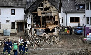 Bei Hochwasser starben 49 Menschen in NRW. - AFP (Symbolfoto) Bei Hochwasser starben 49 Menschen in NRW. - AFP (Symbolfoto)