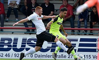 Verls Patrick Choroba (l.) und SCP-Spieler Gerrit Holtmann gehörten zu den auffälligsten Akteuren. - Wilfried Hiegemann Verls Patrick Choroba (l.) und SCP-Spieler Gerrit Holtmann gehörten zu den auffälligsten Akteuren. - Wilfried Hiegemann