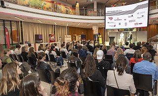 Viele Besucher und Aussteller der Medienbranche waren zum Karrieretag der Initiative Medienkarriere NRW in die Wissenswerkstadt nach Bielefeld gekommen. - Jörg Dieckmann Viele Besucher und Aussteller der Medienbranche waren zum Karrieretag der Initiative Medienkarriere NRW in die Wissenswerkstadt nach Bielefeld gekommen. - Jörg Dieckmann