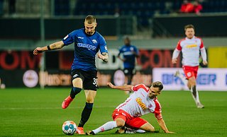 SCP-Angreifer Felix Platte (l.), hier im Heimspiel gegen Regensburg, plagt sich derzeit mit einer leichten Kniereizung herum. - Besim Mazhiqi SCP-Angreifer Felix Platte (l.), hier im Heimspiel gegen Regensburg, plagt sich derzeit mit einer leichten Kniereizung herum. - Besim Mazhiqi