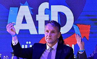 Björn Höcke ist Partei- und Fraktionschef der vom Verfassungsschutz als rechtsextrem eingestuften Thüringer AfD. - Martin Schutt/dpa Björn Höcke ist Partei- und Fraktionschef der vom Verfassungsschutz als rechtsextrem eingestuften Thüringer AfD. - Martin Schutt/dpa