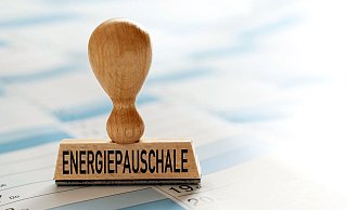 Die Ampel-Koalition hat sich zur Entlastung der Steuerzahler auf eine Pauschale von 300 Euro geeinigt. - picture alliance / CHROMORANGE Die Ampel-Koalition hat sich zur Entlastung der Steuerzahler auf eine Pauschale von 300 Euro geeinigt. - picture alliance / CHROMORANGE