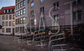 Gähnende Leere herrscht seit Wochen in einem einst beliebten Treffpunkt in der Altstadt. Jetzt ist das Interieur versteigert worden - zu einem Zehntel des festgesetzten Wertes. - Mike-Dennis Müller / www.mdm.photo Gähnende Leere herrscht seit Wochen in einem einst beliebten Treffpunkt in der Altstadt. Jetzt ist das Interieur versteigert worden - zu einem Zehntel des festgesetzten Wertes. - Mike-Dennis Müller / www.mdm.photo