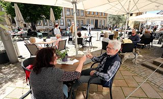 Es geht wieder los in Bielefeld - hier die Außengastro von Wernings Weinstube. - Wolfgang Rudolf Es geht wieder los in Bielefeld - hier die Außengastro von Wernings Weinstube. - Wolfgang Rudolf