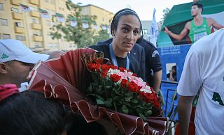 Geht gegen den Box-Verband World Boxing vor: Imane Khelif. (Archivbild) - Anis Belghoul/AP Geht gegen den Box-Verband World Boxing vor: Imane Khelif. (Archivbild) - Anis Belghoul/AP