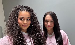 Die beiden Freundinnen Jessica Stefanus (l.) und Mila Bessonov aus dem Kreis Gütersloh kennen sich seit mittlerweile 15 Jahren. Nun eröffnen sie gemeinsam eine Tanzschule. - Privat Die beiden Freundinnen Jessica Stefanus (l.) und Mila Bessonov aus dem Kreis Gütersloh kennen sich seit mittlerweile 15 Jahren. Nun eröffnen sie gemeinsam eine Tanzschule. - Privat