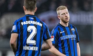 Kai Klefisch (r.) feierte gegen St. Pauli ein überraschend schnelles Startelf-Comeback und bot eine starke Leistung, war nach der 1:2-Niederlage aber sichtlich enttäuscht. - dpa Kai Klefisch (r.) feierte gegen St. Pauli ein überraschend schnelles Startelf-Comeback und bot eine starke Leistung, war nach der 1:2-Niederlage aber sichtlich enttäuscht. - dpa