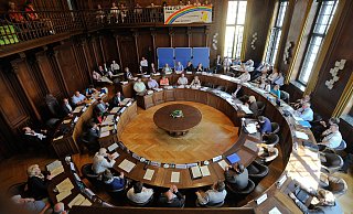 Der Stadtrat hat in der vergangenen Wahlperiode turbulente Sitzungen erlebt. Mit der Kommunalwahl ändert sich die Zusammensetzung des Gremiums. - Ralf Bittner Der Stadtrat hat in der vergangenen Wahlperiode turbulente Sitzungen erlebt. Mit der Kommunalwahl ändert sich die Zusammensetzung des Gremiums. - Ralf Bittner