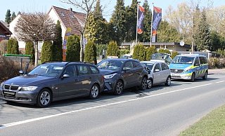 Bei dem Auffahrunfall zogen sich zwei Autofahrerinnen Verletzungen zu. - Polizei Minden-Lübbecke Bei dem Auffahrunfall zogen sich zwei Autofahrerinnen Verletzungen zu. - Polizei Minden-Lübbecke