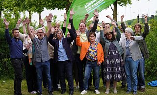 Diese Kandidatinnen und Kandidaten der Grünen sind bereit für den Kreistag. Gewählt wird am 14. September. - Bündnis 90/Die Grünen Diese Kandidatinnen und Kandidaten der Grünen sind bereit für den Kreistag. Gewählt wird am 14. September. - Bündnis 90/Die Grünen