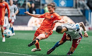 Im Hinspiel köpfte HSV-Torjäger Davie Selke (r.) in dieser Szene zum 2:2-Endstand ein. SCP-Abwehrchef Felix Götze konnte den Einschlag nicht verhindern. - IMAGO/Justus Stegemann Im Hinspiel köpfte HSV-Torjäger Davie Selke (r.) in dieser Szene zum 2:2-Endstand ein. SCP-Abwehrchef Felix Götze konnte den Einschlag nicht verhindern. - IMAGO/Justus Stegemann
