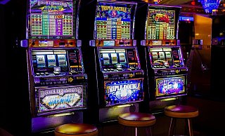 Der Mann hatte sich in die Bielefelder Spielhalle einschließen lassen und dann die Automaten geknackt. - Symbolfoto Pixabay Der Mann hatte sich in die Bielefelder Spielhalle einschließen lassen und dann die Automaten geknackt. - Symbolfoto Pixabay