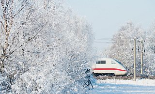 Die Bahn rät von nicht zwingend notwendigen Reisen auch in NRW ab. - picture alliance / dpa Die Bahn rät von nicht zwingend notwendigen Reisen auch in NRW ab. - picture alliance / dpa