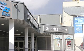 Die 1977 errichtete Vierfachhalle bereitet den Paderbornern schon länger Sorgen. - Mareike Gröneweg Die 1977 errichtete Vierfachhalle bereitet den Paderbornern schon länger Sorgen. - Mareike Gröneweg
