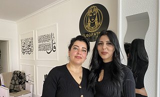 Ijlal Dalkilic (l.) und Svetlana Mihaylova haben in Rehme den Beauty-Salon "Cleopatra" eröffnet. - Nicole Sielermann Ijlal Dalkilic (l.) und Svetlana Mihaylova haben in Rehme den Beauty-Salon "Cleopatra" eröffnet. - Nicole Sielermann