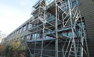 Rückblick: Während der Bauarbeiten war der naturwissenschaftliche Teil des KMG komplett gesperrt. - Peter Steinert Rückblick: Während der Bauarbeiten war der naturwissenschaftliche Teil des KMG komplett gesperrt. - Peter Steinert
