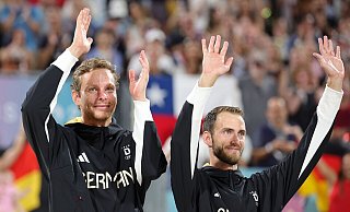 Nach Platz zwei bei Olympia sind Nils Ehlers (l) und Clemens Wickler auch bei der EM erfolgreich. - Rolf Vennenbernd/dpa Nach Platz zwei bei Olympia sind Nils Ehlers (l) und Clemens Wickler auch bei der EM erfolgreich. - Rolf Vennenbernd/dpa
