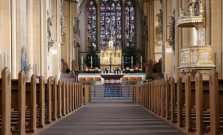 Noch sind die Reihen im Paderborner Dom leer. An Heiligabend und den Weihnachtsfeiertagen wird sich das aber ändern. - David Knapp Noch sind die Reihen im Paderborner Dom leer. An Heiligabend und den Weihnachtsfeiertagen wird sich das aber ändern. - David Knapp