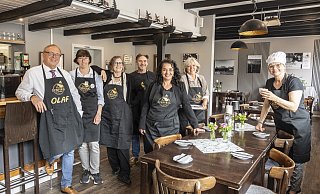 Ehrenamtlich und mit viel Spaß an der Sache halten Vereinsmitglieder wie Olaf Nussbaum, Karin Wolf, Sabine, Matthias Weinberg, Nadja Relin, Ulrike Wagner ud Alexandra Dohmen (v.l.) den Betrieb aufrecht. - Jörg Dieckmann Ehrenamtlich und mit viel Spaß an der Sache halten Vereinsmitglieder wie Olaf Nussbaum, Karin Wolf, Sabine, Matthias Weinberg, Nadja Relin, Ulrike Wagner ud Alexandra Dohmen (v.l.) den Betrieb aufrecht. - Jörg Dieckmann