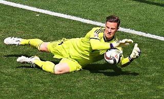 Marc-André ter Stegen in Aktion gegen Frankreich. - Marijan Murat/dpa Marc-André ter Stegen in Aktion gegen Frankreich. - Marijan Murat/dpa