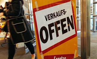 Noch in diesem Jahr sollen verkaufsoffene Sonntage in der City und in den Nebenzentren dem Handel helfen, Umsatzverluste durch Corona wenigstens teilweise auszugleichen. - Raimund Vornbäumen (Archiv) Noch in diesem Jahr sollen verkaufsoffene Sonntage in der City und in den Nebenzentren dem Handel helfen, Umsatzverluste durch Corona wenigstens teilweise auszugleichen. - Raimund Vornbäumen (Archiv)