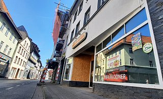 Der Name steht noch dran: Der Imbiss Berlin Döner in Höxter wird nach dem Großbrand wiedereröffnet. - David Schellenberg Der Name steht noch dran: Der Imbiss Berlin Döner in Höxter wird nach dem Großbrand wiedereröffnet. - David Schellenberg