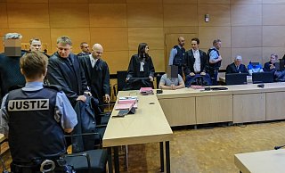 Angeklagte und Verteidiger des mutmaßlichen Bielefelder Drogen-Clans sind offenbar nicht an einer Prozessverkürzung interessiert. - Andreas Zobe Angeklagte und Verteidiger des mutmaßlichen Bielefelder Drogen-Clans sind offenbar nicht an einer Prozessverkürzung interessiert. - Andreas Zobe