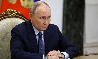 Putin fordert bei der Rede vor Militärs und Beamten des Rüstungskomplexes die Serienproduktion der neuen Rakete. - Vyacheslav Prokofyev/Pool Sputnik Kremlin/AP/dpa Putin fordert bei der Rede vor Militärs und Beamten des Rüstungskomplexes die Serienproduktion der neuen Rakete. - Vyacheslav Prokofyev/Pool Sputnik Kremlin/AP/dpa