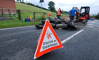 Der Bereich rund um das Gasleck wurde für mehrere Stunden weiträumig abgesperrt. - Feuerwehr Altenbeken Der Bereich rund um das Gasleck wurde für mehrere Stunden weiträumig abgesperrt. - Feuerwehr Altenbeken