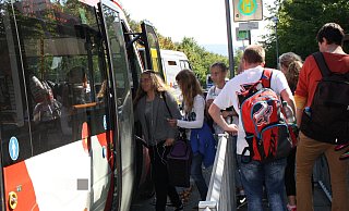 In Bad Oeynhausen kritisieren viele Schüler die überfüllten Busse. - Freya Köhring In Bad Oeynhausen kritisieren viele Schüler die überfüllten Busse. - Freya Köhring