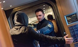 Der Bielefelder reagierte sehr aggressiv und musste von Bundespolizisten gefesselt werden. - Symbolfoto: Bundespolizei Der Bielefelder reagierte sehr aggressiv und musste von Bundespolizisten gefesselt werden. - Symbolfoto: Bundespolizei
