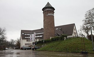 Das Weser-Hotel ist gut gebucht, jetzt möchte Investor Ralf Schwager mit einem Neubau weitere Zimmerkapazitäten aufbauen. - Hermann Ludwig Das Weser-Hotel ist gut gebucht, jetzt möchte Investor Ralf Schwager mit einem Neubau weitere Zimmerkapazitäten aufbauen. - Hermann Ludwig