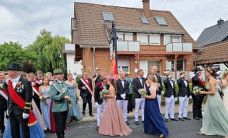 Die Schützenbruderschaft Albaxen feiert endlich wieder ein Schützenfest. - Katharina Maria Grote Die Schützenbruderschaft Albaxen feiert endlich wieder ein Schützenfest. - Katharina Maria Grote