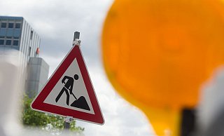 Die Kreisstraße 1 wird im Abschnitt der Ortsdurchfahrt Dörenhagen voll gesperrt. - picture alliance / Lino Mirgeler/dpa Die Kreisstraße 1 wird im Abschnitt der Ortsdurchfahrt Dörenhagen voll gesperrt. - picture alliance / Lino Mirgeler/dpa