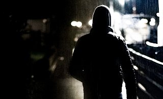Die Polizei fahndet nach einem Mann, der in Bielefeld in einer Bank eine Kundin ausgeraubt hat. - Symbolfoto: Pixabay Die Polizei fahndet nach einem Mann, der in Bielefeld in einer Bank eine Kundin ausgeraubt hat. - Symbolfoto: Pixabay