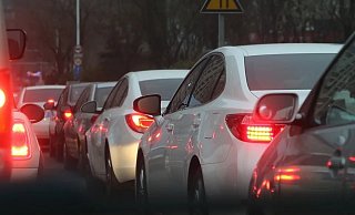 Heute morgen wurde der Verkehr nach einem Unfall auf der Weserbrücke behindert. - (Symbolbild) Pixabay Heute morgen wurde der Verkehr nach einem Unfall auf der Weserbrücke behindert. - (Symbolbild) Pixabay