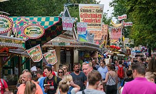 Menschengedränge gehörte im vergangenen Jahr auf dem Liboriberg zum Alltag. In diesem Jahr fällt das Volksfest aus. - Andreas Zobe Menschengedränge gehörte im vergangenen Jahr auf dem Liboriberg zum Alltag. In diesem Jahr fällt das Volksfest aus. - Andreas Zobe