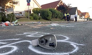 Der Außenspiegel ist nur eines der Objekte, die für die Rekonstruktion des Unfallherganges umrandet wurden. - Thorsten Gödecker Der Außenspiegel ist nur eines der Objekte, die für die Rekonstruktion des Unfallherganges umrandet wurden. - Thorsten Gödecker