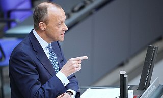 Oppositionsführer Friedrich Merz im Bundestag. Die CDU will den Nachtragshaushalt der Ampelkoalition mit einer Verfassungsklage aushebeln. - Foto: Kay Nietfeld/dpa Oppositionsführer Friedrich Merz im Bundestag. Die CDU will den Nachtragshaushalt der Ampelkoalition mit einer Verfassungsklage aushebeln. - Foto: Kay Nietfeld/dpa