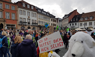 Auch Fridays for Future Paderborn hat zum achten weltweiten Klimastreik aufgerufen. - Birger Berbüsse Auch Fridays for Future Paderborn hat zum achten weltweiten Klimastreik aufgerufen. - Birger Berbüsse