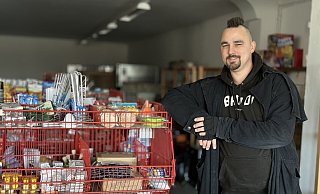 Seit 2015 leitet Florian Gahlstorf den Handelsbetrieb im ehemaligen Kinogebäude. Er besitzt er nach seiner Auffassung noch ein Mietrecht bis 2030. Doch Jetzt will der Vermieter, dass er auszieht. - Heiko Kaiser Seit 2015 leitet Florian Gahlstorf den Handelsbetrieb im ehemaligen Kinogebäude. Er besitzt er nach seiner Auffassung noch ein Mietrecht bis 2030. Doch Jetzt will der Vermieter, dass er auszieht. - Heiko Kaiser