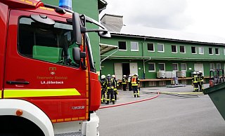 Die Löschabteilung Jöllenbeck war sofort vor Ort. - Christian Mathiesen Die Löschabteilung Jöllenbeck war sofort vor Ort. - Christian Mathiesen