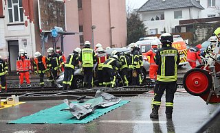 Stadtbahnunfall und massive Verkehrsprobleme in Bethel. - Charlotte Mahncke Stadtbahnunfall und massive Verkehrsprobleme in Bethel. - Charlotte Mahncke