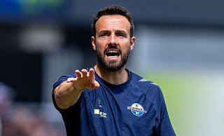 SCP-Trainer Ralf Kettemann erlebte bei seinem Zweitligadebüt eine neunminütige Nachspielzeit, die für sein Team ein Happy End zu bieten hatte. - Picture Alliance SCP-Trainer Ralf Kettemann erlebte bei seinem Zweitligadebüt eine neunminütige Nachspielzeit, die für sein Team ein Happy End zu bieten hatte. - Picture Alliance